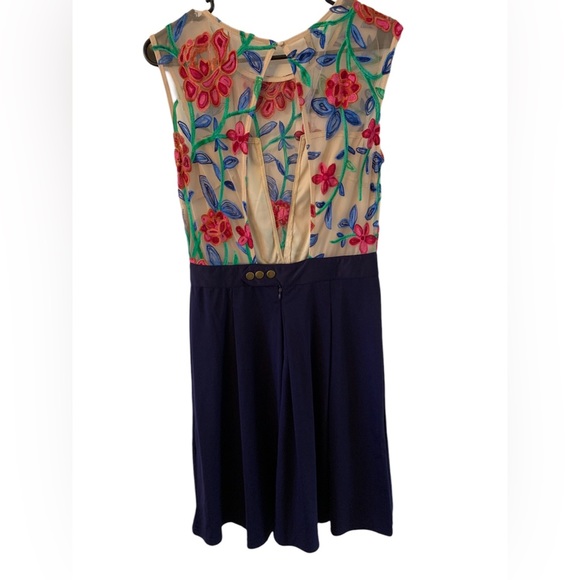 Acevog Embroidered Top Dress With Blue Bottom Small‎ NWT - Picture 4 of 4
